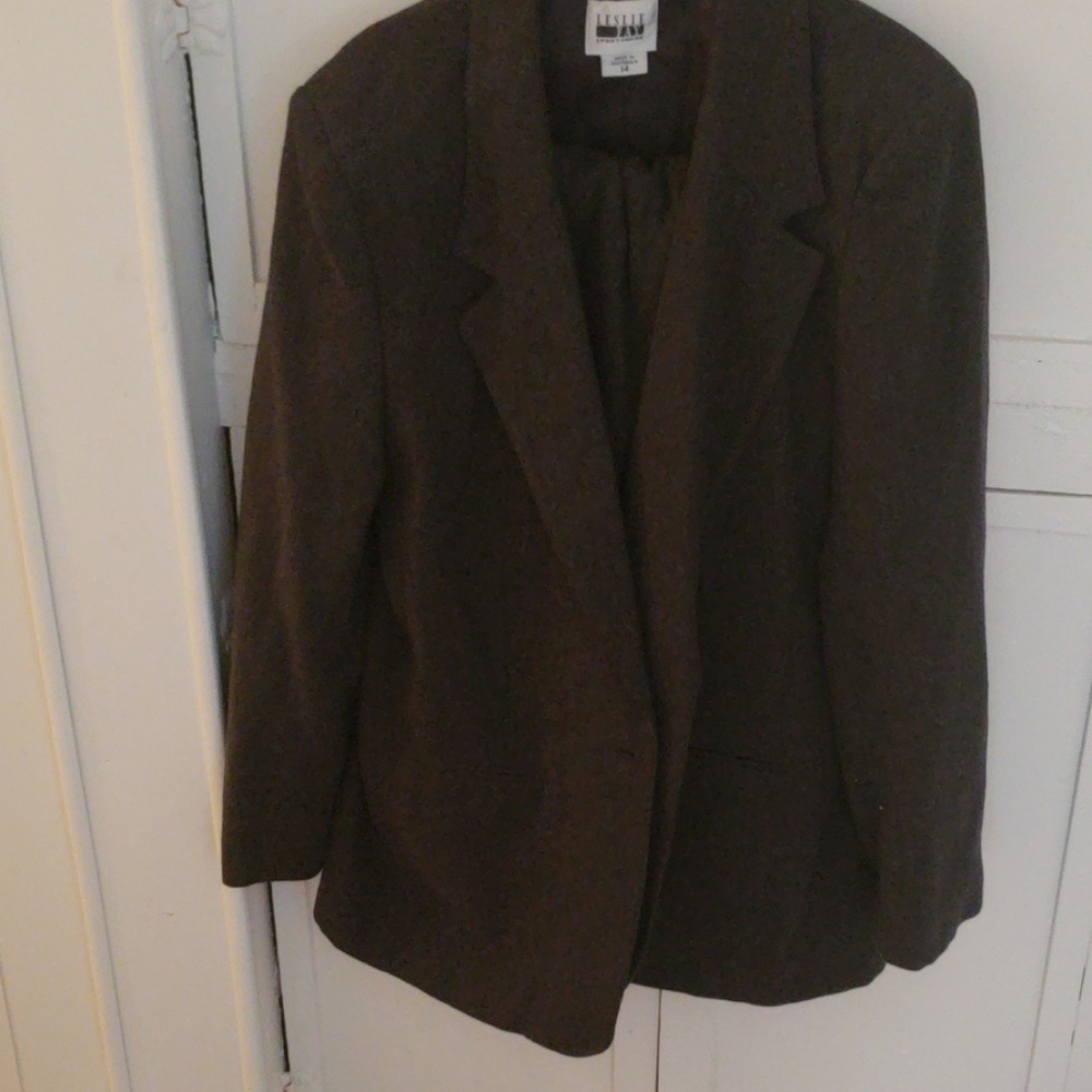 Leslie fay suit